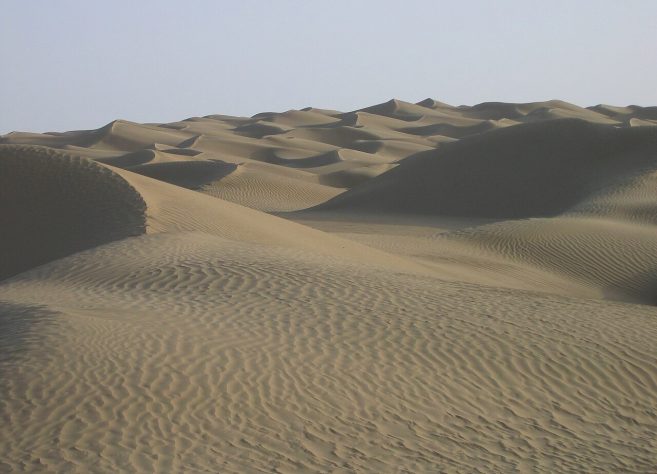 Kunlun, Deserto de Taklamakan, China – Wikimedia Commons/Liuxingy