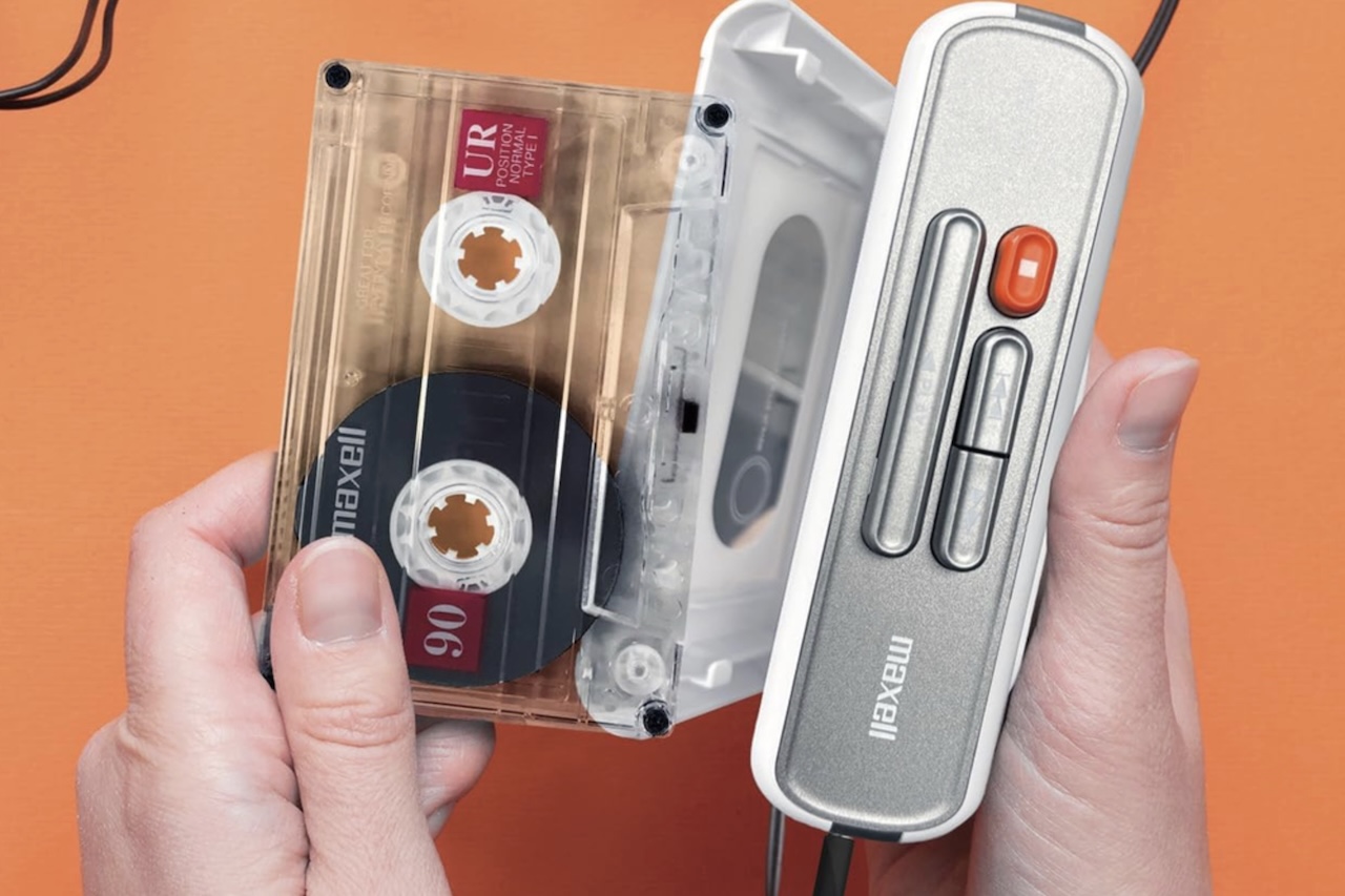 Embora a Sony mantenha a marca Walkman em aparelhos modernos de áudio de alta resolução, são fabricantes especializadas em produtos retrô que lideram o ressurgimento dos modelos voltados às fitas cassete. Conheça mais sobre o surgimento desse ícone!