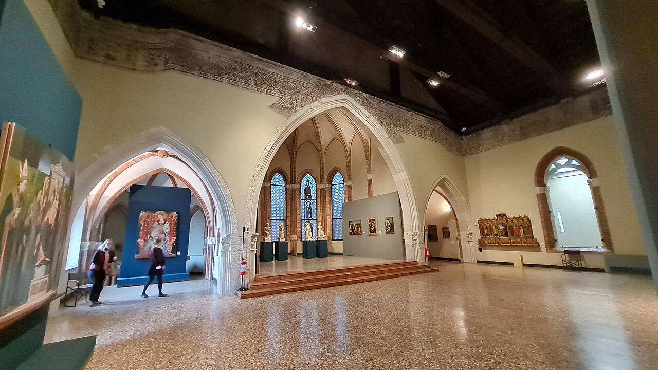 A Galleria dell'Accademia foi criada em 1784 por iniciativa do então grão-duque da Toscana, Pietro Leopoldo, com o objetivo de oferecer aos estudantes da Academia de Belas Artes um espaço dedicado ao estudo e à formação artística. Ao longo dos séculos, o museu ampliou significativamente sua coleção e consolidou-se como uma referência internacional na preservação do patrimônio cultural italiano. Atualmente, administra um dos acervos mais relevantes da arte renascentista. 
