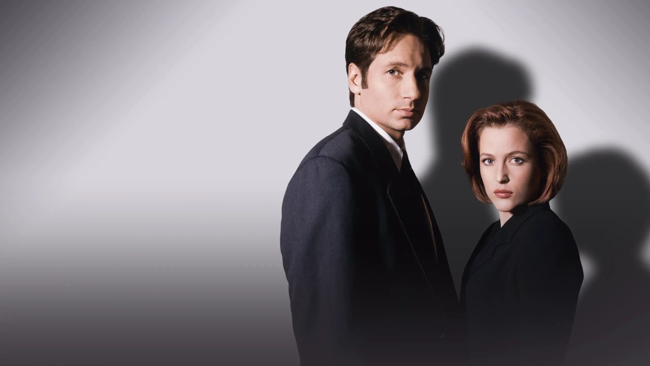 A trama acompanha dois agentes do FBI condecorados, mas com personalidades opostas, que formam um vínculo inesperado ao serem designados para uma divisão desativada dedicada a casos envolvendo fenômenos inexplicáveis. Nesse reboot, Danielle Deadwyler e Himesh Patel darão vida aos protagonistas.  
