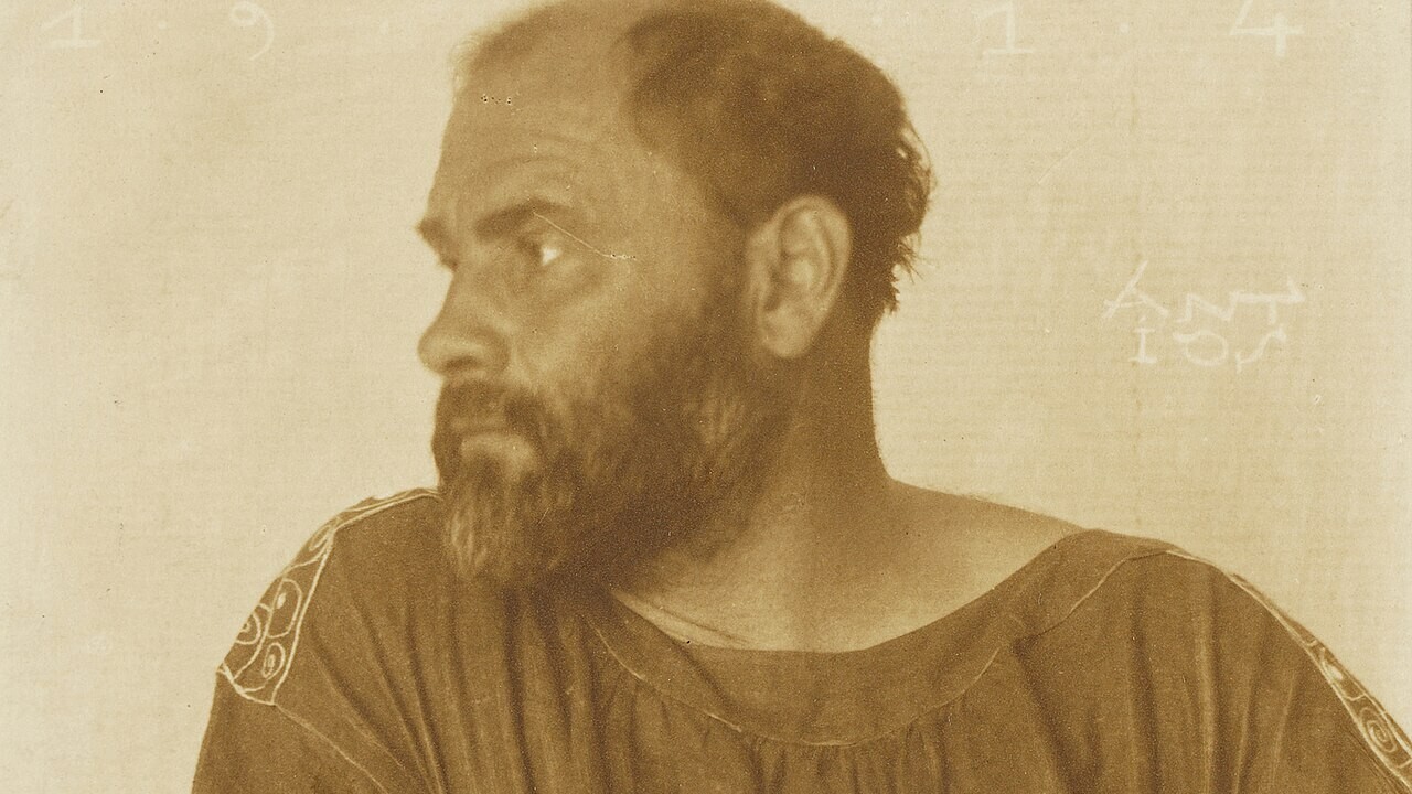 Gustav Klimt foi um pintor austríaco nascido em Viena e um dos fundadores da Secessão Vienense, movimento artístico surgido no fim do século 19. Sua obra é marcada por estilo simbolista e ornamental, com destaque para a chamada 