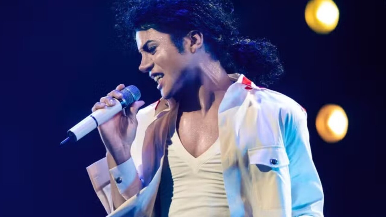 A produção acompanha a trajetória de Michael Jackson desde a infância, quando liderava o Jackson 5 ao lado dos irmãos, até a consagração como um dos maiores artistas da história da música. Além dos sucessos nos palcos, o roteiro explora momentos pessoais e bastidores da carreira. Jaafar interpreta o cantor na fase adulta.
