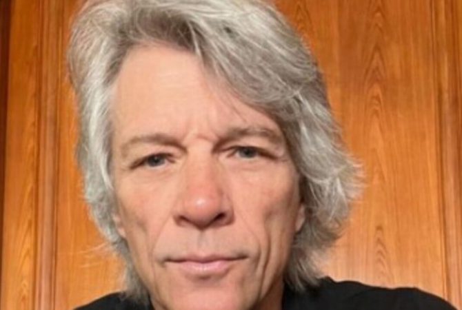Jon Bon Jovi encerra show antecipadamente em Nova York por problemas na voz