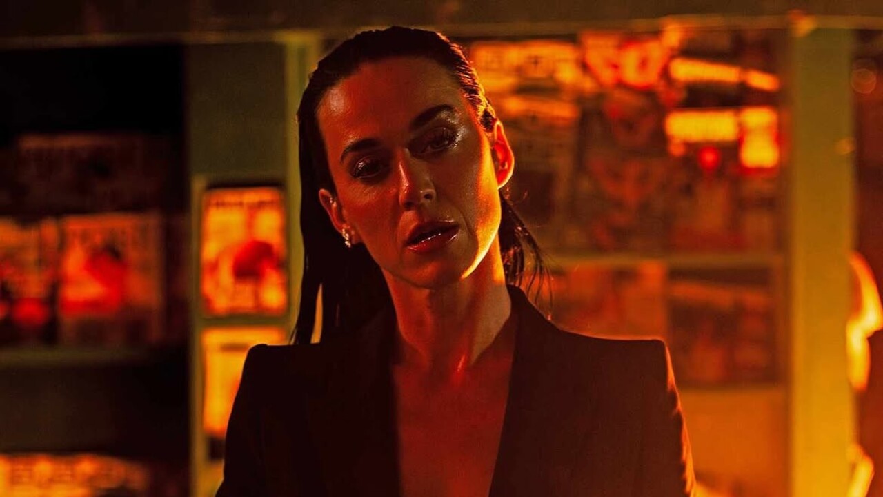 Katy Perry lançou a música inédita 'Watch It Burn' em 25 de junho de 2026, e o single vem dando o que falar. Isso porque a letra remete ao fim de seu noivado com Orlando Bloom, que terminou em 2025. Em entrevista ao podcast 'Unfamous', do compositor Justin Tranter, Katy contou que a música retrata um período em que precisou lidar com emoções reprimidas, especialmente a raiva.
 -  (crédito: Reprodução / Instagram)
