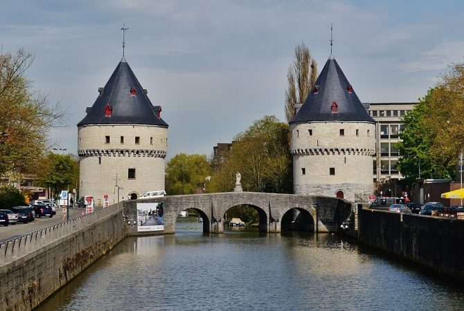 Kortrijk: conheça essa cidade da Bélgica que une história, cultura e arquitetura