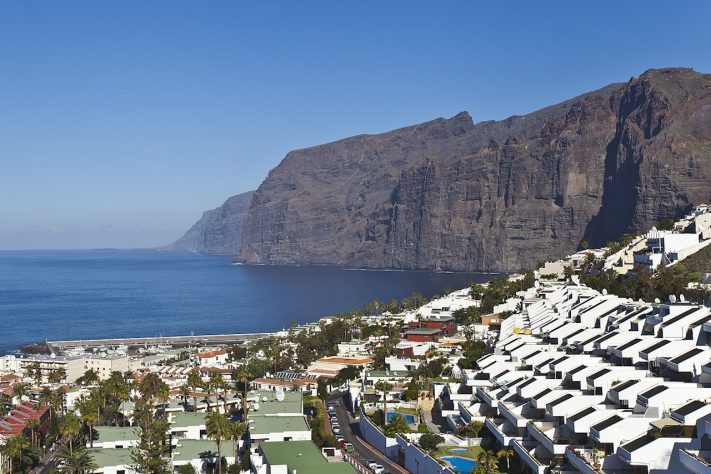 Penhascos de Los Gigantes, Tenerife, Espanha – Diego Delso, delso.photo, License CC BY-SA