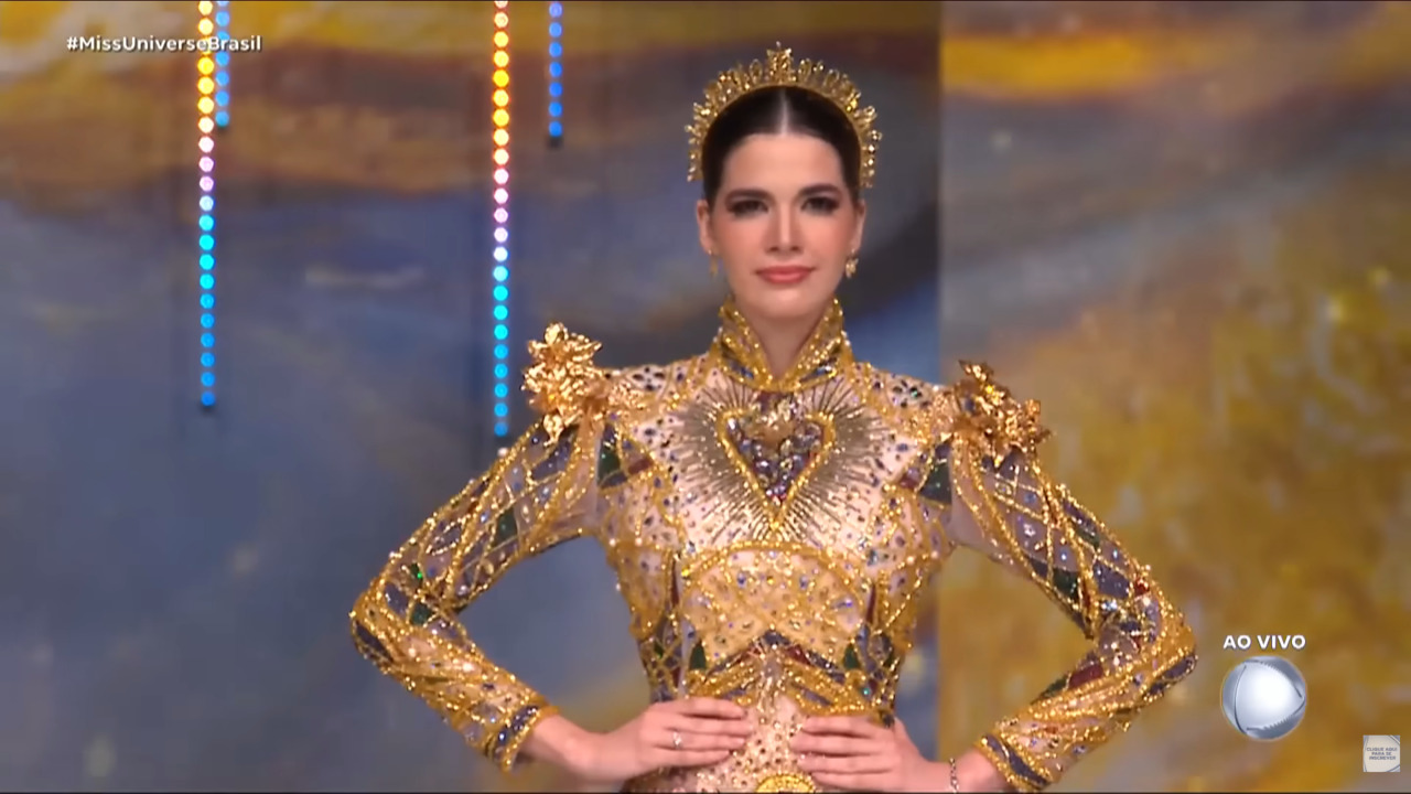 Antes do anúncio da vencedora, como de costume, a titular do ano anterior, Maria Gabriela Lacerda, se despediu do posto com um desfile que trouxe vestido inspirado na obra 