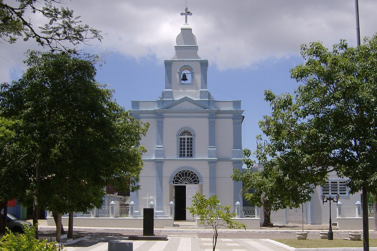 Entre os edifícios mais importantes está a Igreja Matriz São Luiz Rei de França, considerada uma das mais antigas do estado. A poucos quilômetros dali fica o Parque Nacional da Lagoa do Peixe, uma das áreas mais importantes da América do Sul para a conservação de aves migratórias.