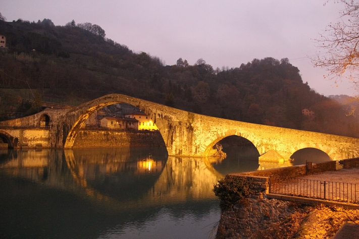 Ponte do Diabo, na região italiana da Toscana  