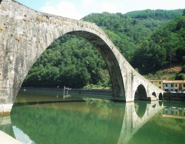 Ponte do Diabo, na região italiana da Toscana  