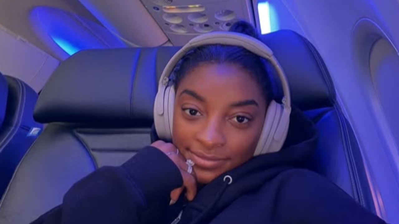 Nos últimos meses, Simone Biles também compartilhou atualizações sobre sua saúde com os fãs. Ela mostrou momentos de acompanhamento médico e contou que passou por um susto no início de junho, ao dizer nas redes sociais que 