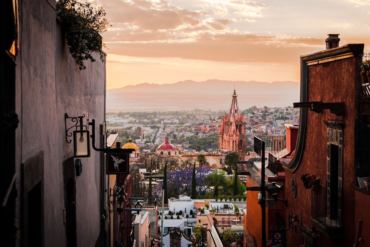 A cidade de aproximadamente 70 mil habitantes conquistou o topo do ranking após uma avaliação criteriosa de milhares de viajantes, que julgaram quesitos fundamentais como a qualidade gastronômica, a riqueza do patrimônio, a hospitalidade dos moradores e a diversidade de atrações disponíveis.