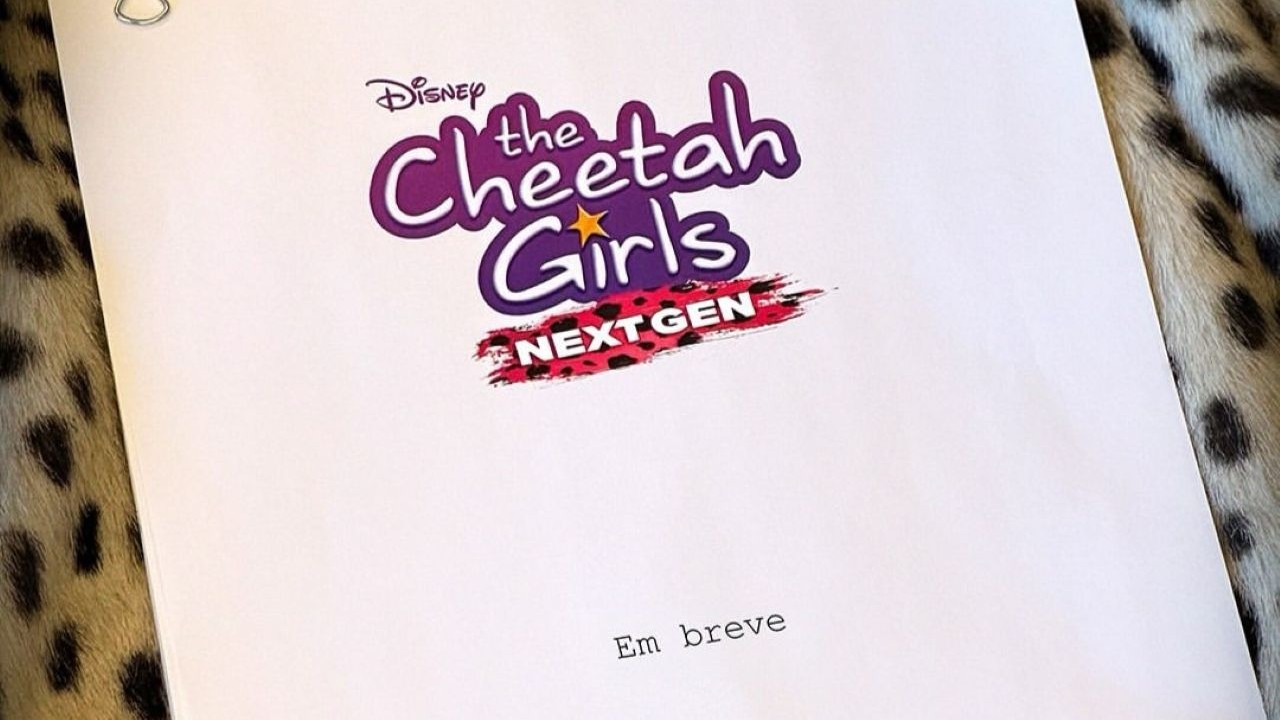 O clássico do Disney Channel 'The Cheetah Girls', lançado no Brasil como 'As Feras da Música', ganhará um quarto filme. Intitulado 'The Cheetah Girls: Next Gen', o longa apresentará uma nova geração de personagens inspirados no musical que marcou os anos 2000. A produção será lançada pelo Disney Channel e pela Disney+. As filmagens devem começar ainda em julho, na África do Sul, com estreia prevista para o verão de 2027 no hemisfério norte.
 -  (crédito: Reprodução / Instagram)