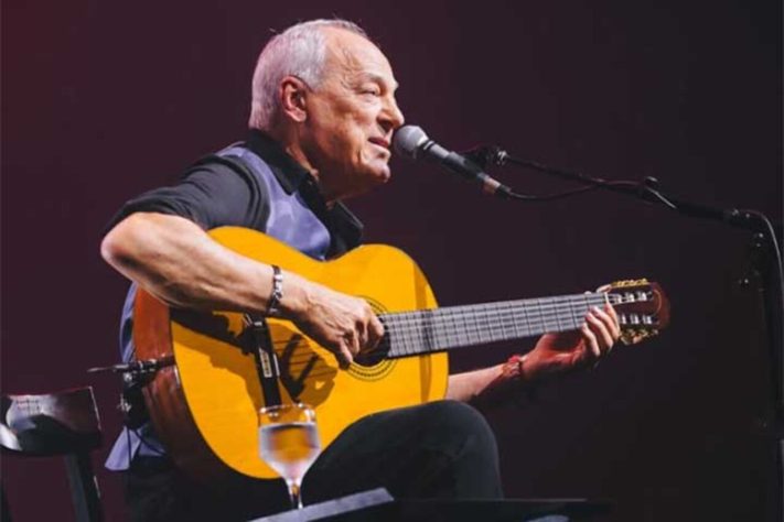 Cantor, compositor e violonista Toquinho 