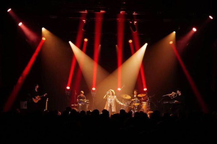 Cantora goiana Maria Froes faz sucesso no exterior com músicas que misturam diversos estilos – Reprodução @froesmari