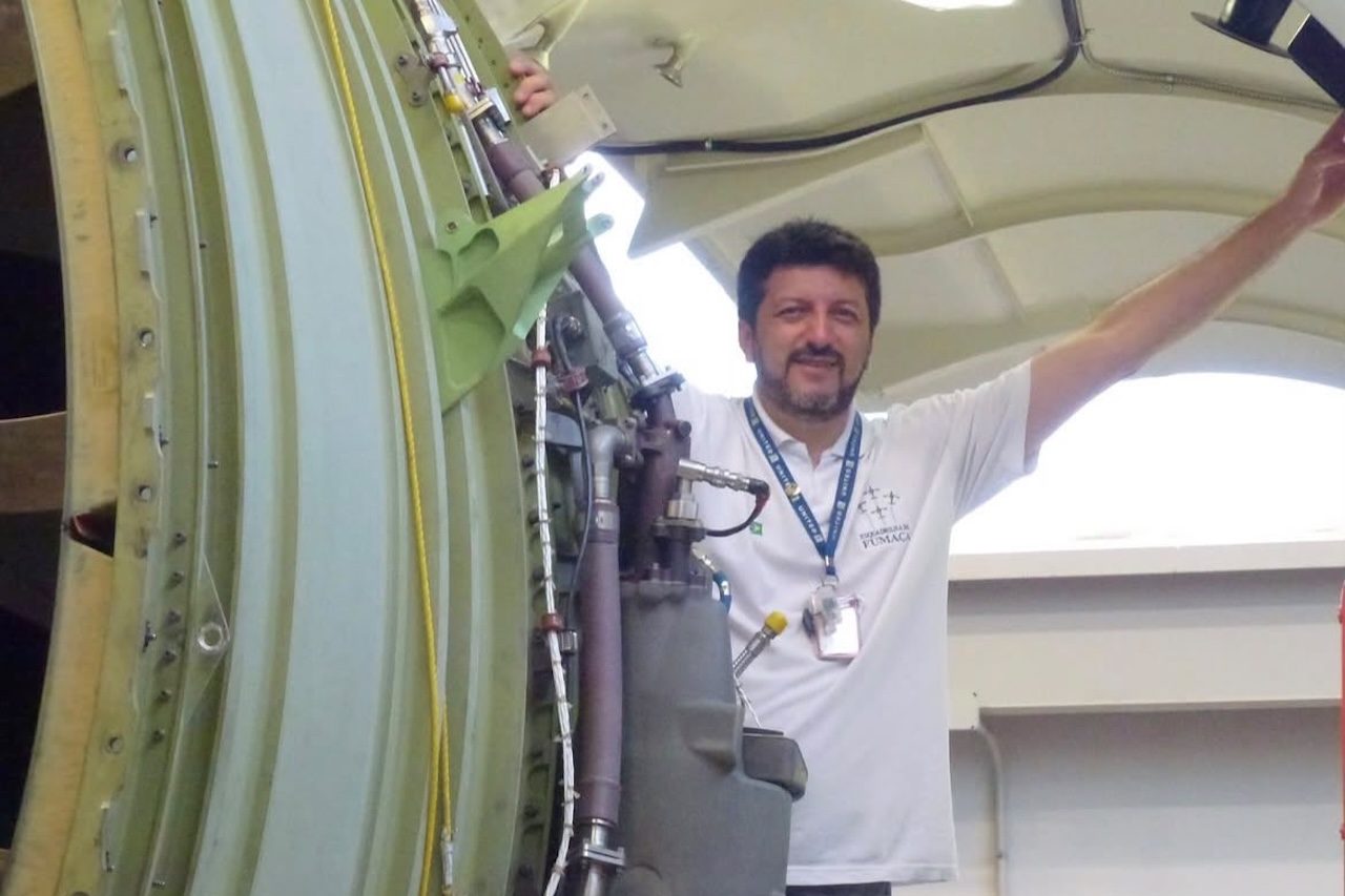 Natural do Ceará, ele descobriu sua paixão pela área ainda na juventude, quando escolheu cursar manutenção de aeronaves em vez de outras formações disponíveis. Ao longo da carreira, trabalhou na Base Aérea de Santos, na Varig e na United Airlines. -  (crédito: Reproduc?a?o/Instagram @lito)