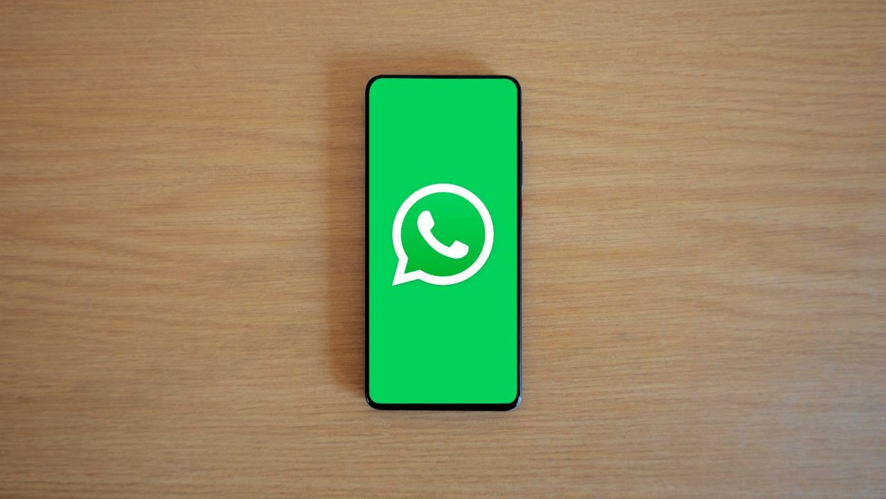 É possível criar um nome novo ou escolher usar o mesmo do Instagram. Caso escolha usar um novo, o identificador deve ter entre 3 e 35 caracteres e pode incluir letras minúsculas, números, pontos e sublinhados. O sistema não aceita nomes que imitem endereços de sites, como aqueles que começam com 