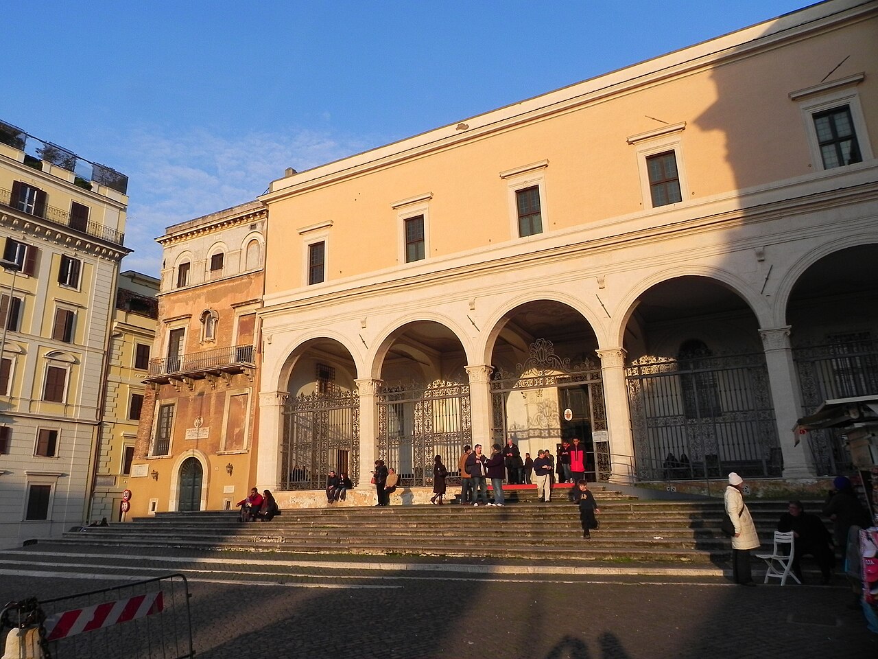 Atualmente, a Basílica de São Pedro in Vincoli integra o roteiro cultural mais importante de Roma, reunindo em um único espaço uma relíquia venerada pela tradição cristã e uma das maiores realizações artísticas de Michelangelo. Mais de cinco séculos após sua criação, a escultura de Moisés continua despertando fascínio pela força expressiva, pela perfeição técnica e pelo contexto histórico que envolve sua produção.

