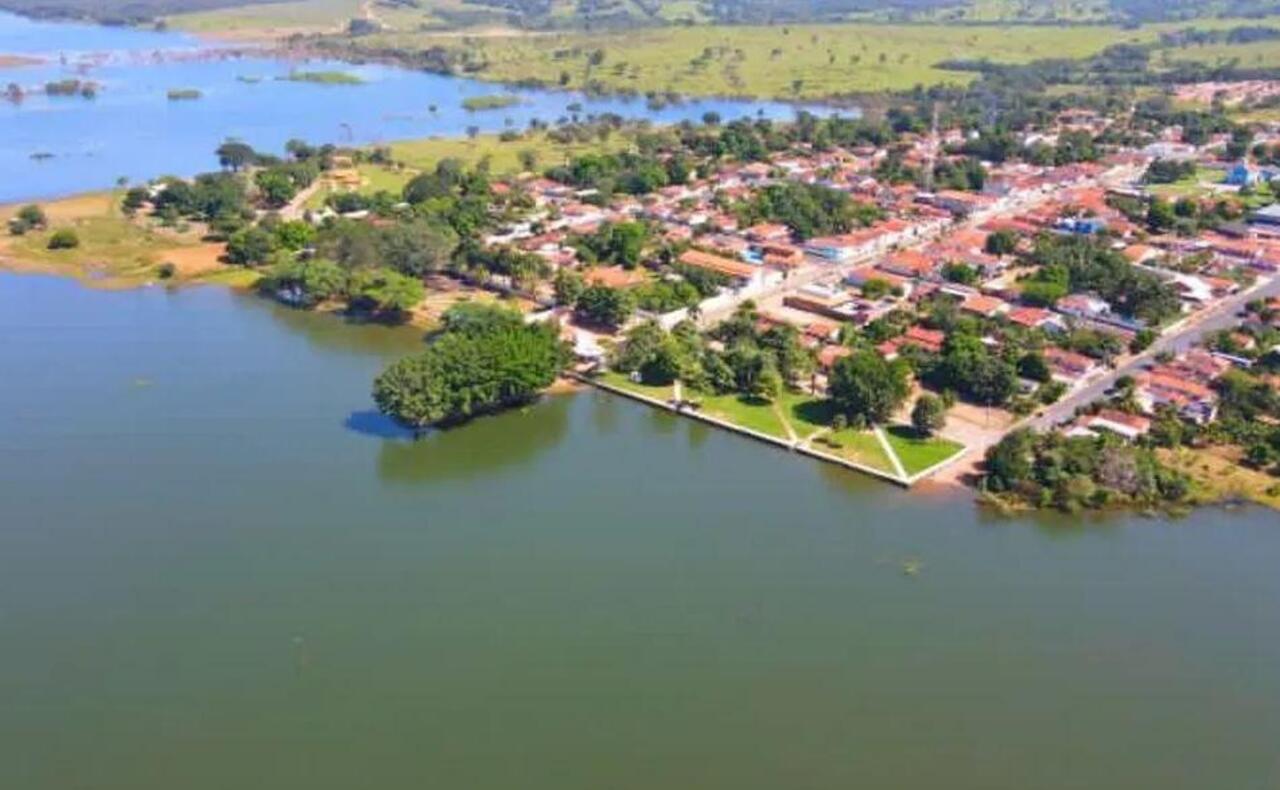 ANHANGUERA - Com cerca de 26,382 km², Anhanguera, no sudeste de Goiás, completa a lista dos dez menores municípios brasileiros em área territorial. Com pouco mais de mil habitantes, a cidade tem economia ligada principalmente à agropecuária e preserva características típicas do interior goiano