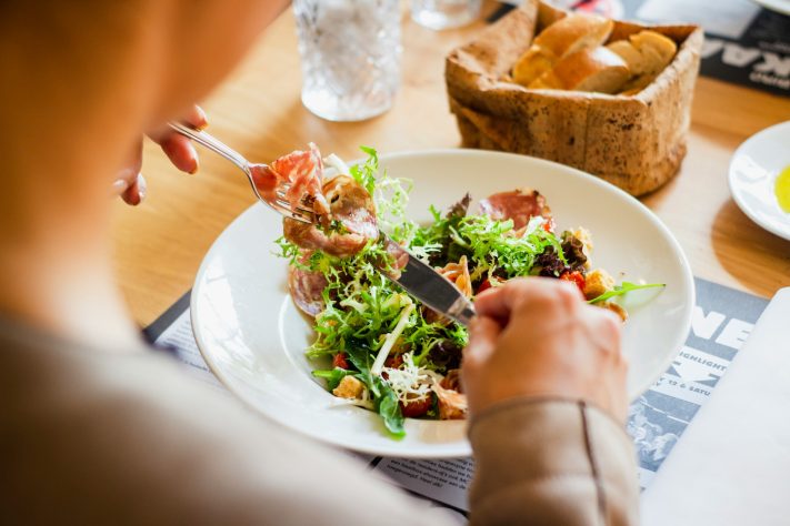 Dieta, alimento – Louis Hansel/Unsplash