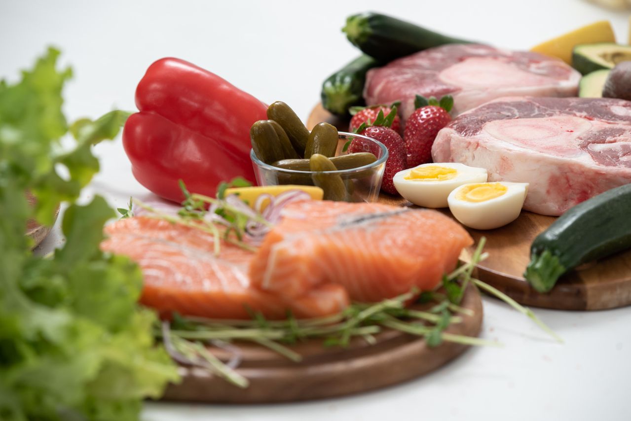 A alimentação exerce papel importante na saúde dos rins, órgãos responsáveis por filtrar o sangue, equilibrar os líquidos do corpo e auxiliar no controle da pressão arterial. É o que diz um artigo publicado na revista 'Women's Health', que contou com a participação de nutricionistas e médicos especialistas.  -  (crédito: Ronit HaNegby/Unsplash)