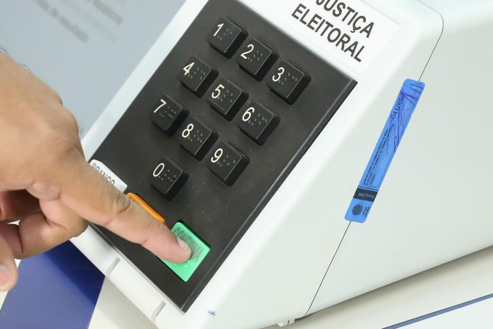 Voto em branco e nulo