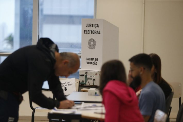 Voto em branco e nulo