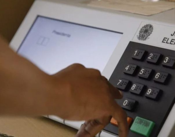Como funcionam a urnas eletrônicas 