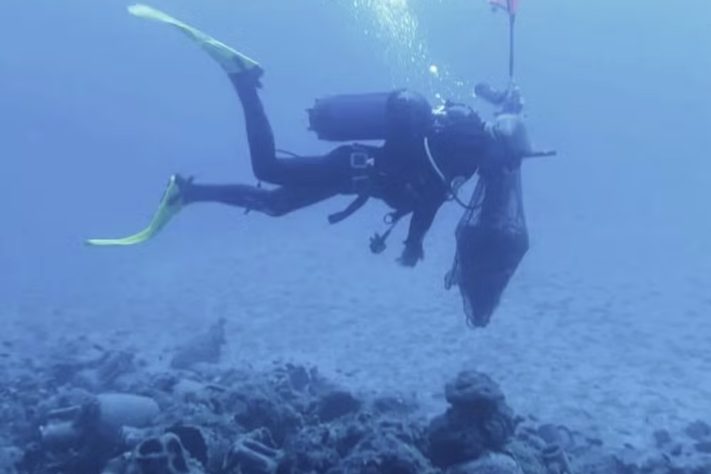Arqueólogos encontram mais de 600 ânforas em naufrágio de 2.300 anos na Grécia – Divulgação/Eforato de Antiguidades Subaquáticas