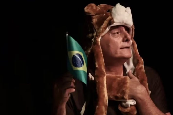 Renato Scarpin em cena de '7 x 1 – Uma Comédia Boa pra Cachorro' – Divulgação