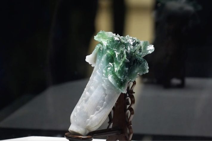 Repolho esculpido em jade de 18 centímetros atrai multidões e virou símbolo de museu em Taiwan – Reprodução/YouTube TaiwanPlus News
