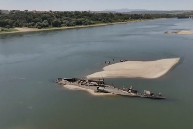 Seca extrema no rio Danúbio expõe destroços de navio nazista da 2ª Guerra Mundial