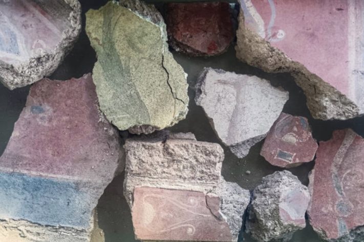 Escavações em Roma revelaram um edifício próximo ao Coliseu, datado do século 2 d.C., com mosaicos e afresco — Fabio Caricchia/Ministério da Cultura da Itália