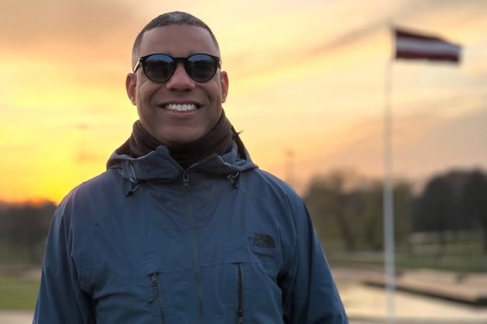 Robson Jesus, brasileiro que bateu recorde ao conhecer os 193 países reconhecidos pela ONU –Reprodução @onegovailonge