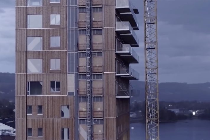 Torre de 18 andares na Noruega usa peças enormes de madeira e virou referência de engenharia – Reprodução