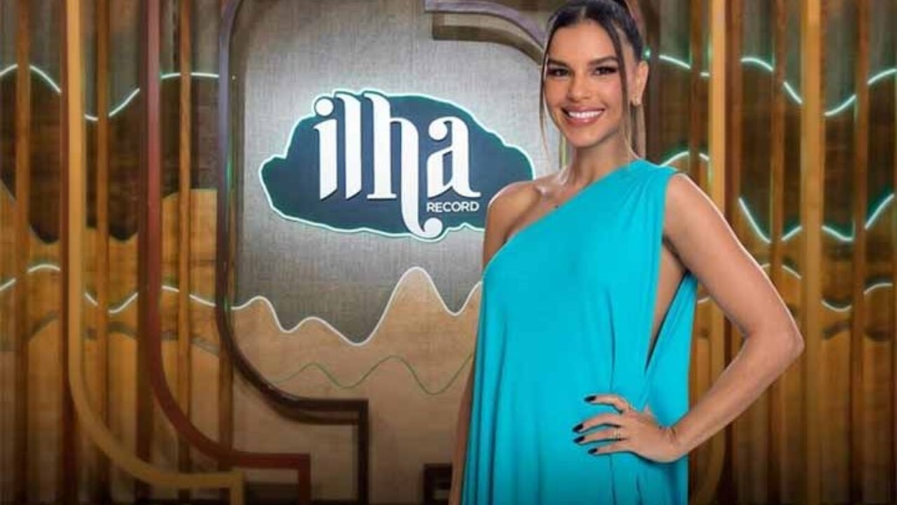 Mariana Rios também construiu uma trajetória como cantora e apresentadora. Desde criança, canta e, antes de se mudar para o Rio de Janeiro, se apresentava em bares de Uberaba. Em 2009, lançou seu primeiro disco solo pela gravadora Som Livre. Como apresentadora, comandou atrações como “Superbonita”, “Se Arrume Comigo”, “The Voice Brasil”, “Popstar”, “Ilha Record” e “A Grande Conquista”. 
