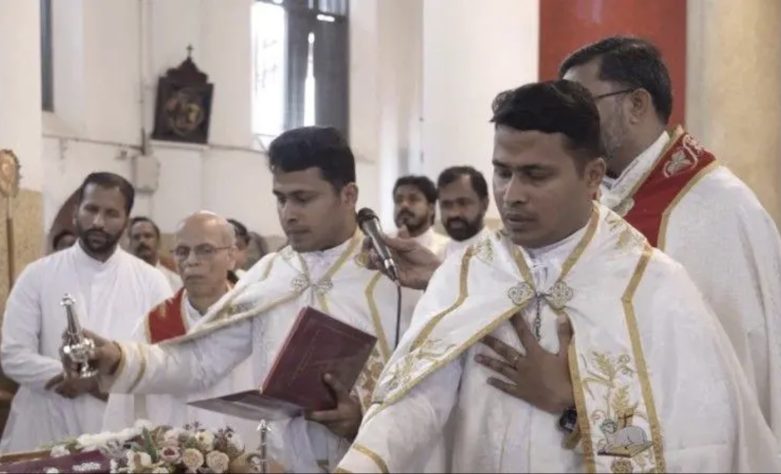 Casamento na Índia reúne quatro pares de gêmeos e viraliza nas redes sociais – Acervo da Família