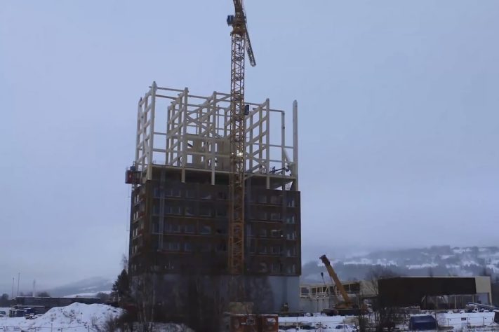 Torre de 18 andares na Noruega usa peças enormes de madeira e virou referência de engenharia – Reprodução