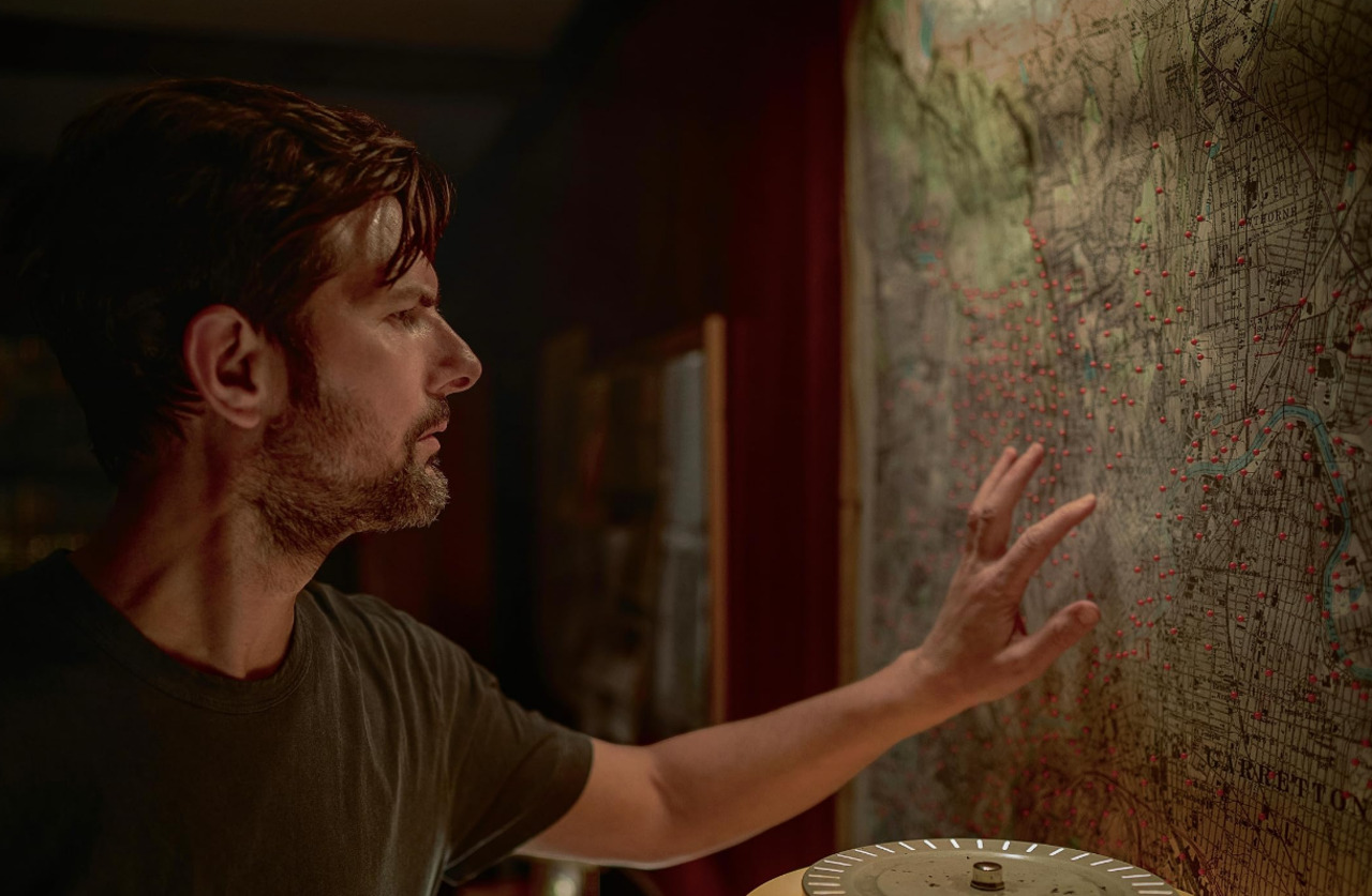 A direção fica a cargo de James Ashcroft, responsável pelos filmes 
