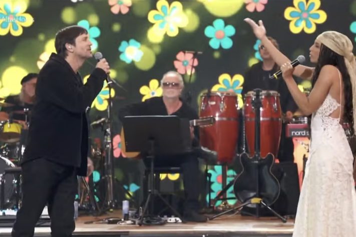 Agnes Brichta e Vladmir Brichta cantam juntos no Altas Horas – Reprodução/TV Globo