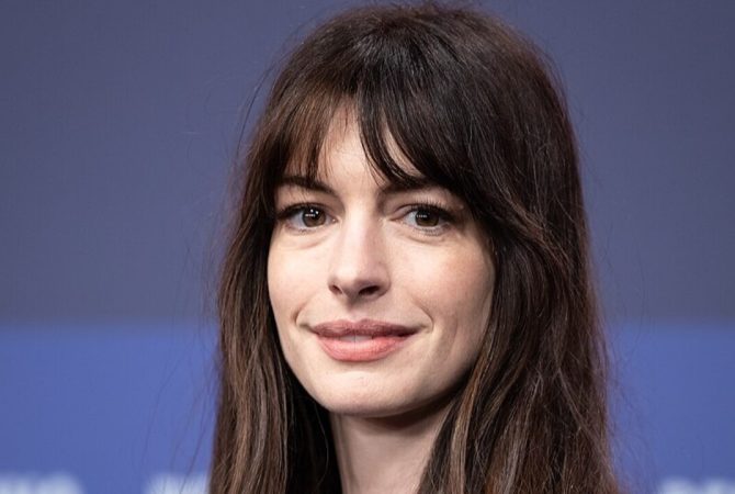 Anne Hathaway se torna uma Lenda da Disney