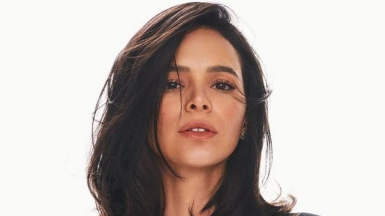 Já Bruna Marquezine iniciou a carreira de atriz ainda criança e se tornou um dos principais nomes da dramaturgia nacional, com participações em diversas novelas e séries nacionais. Em 2023, estreou em uma produção de Hollywood ao interpretar Jenny Kord no filme 