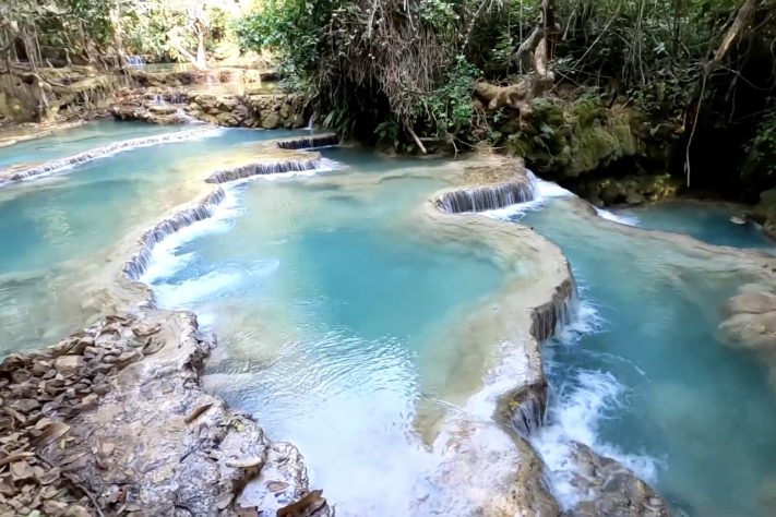 Cachoeiras de Kuang Si, Laos – Reprodução/YouTube Jumping Places