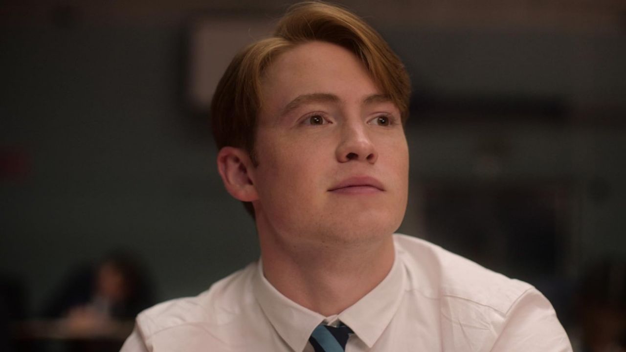 Kit Connor é um ator britânico que ganhou projeção internacional ao interpretar Nick Nelson na série 