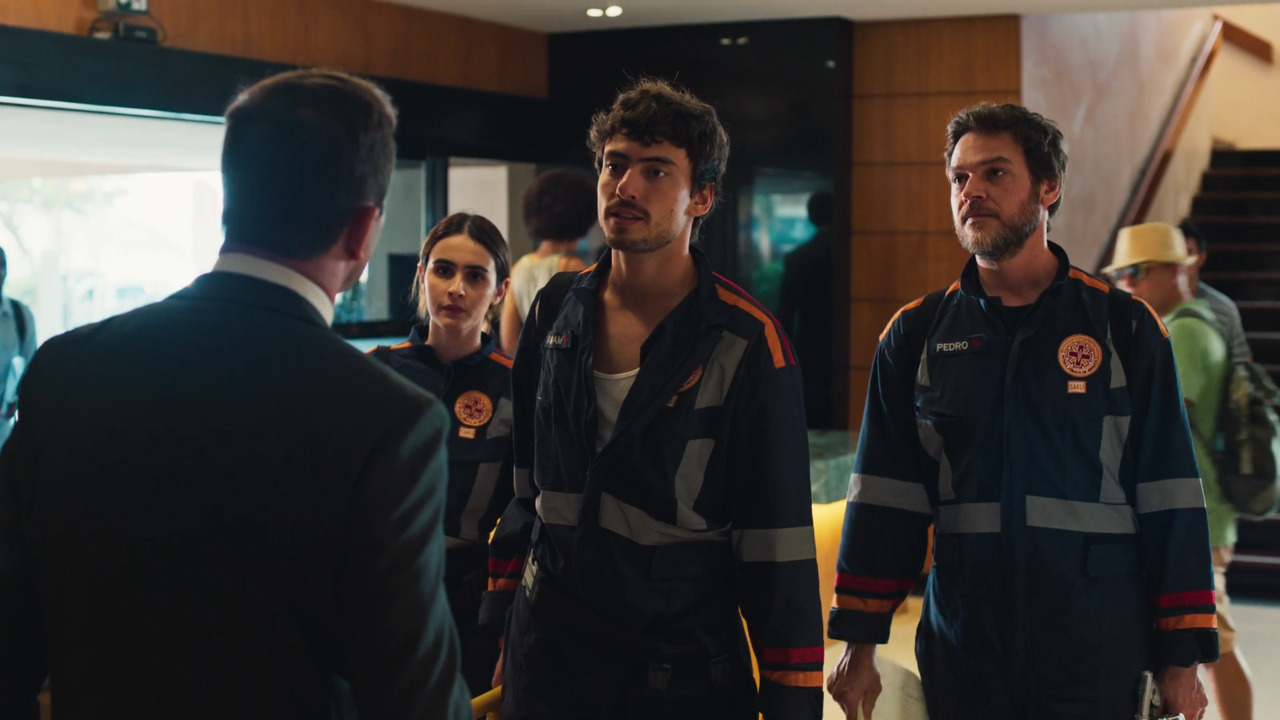 Para dar mais autenticidade às cenas de resgate, o elenco passou por uma preparação específica. Os atores aprenderam procedimentos de emergência, como massagem cardíaca e utilização de desfibriladores, e também acompanharam equipes que atuam diariamente em atendimentos nas ruas. 
