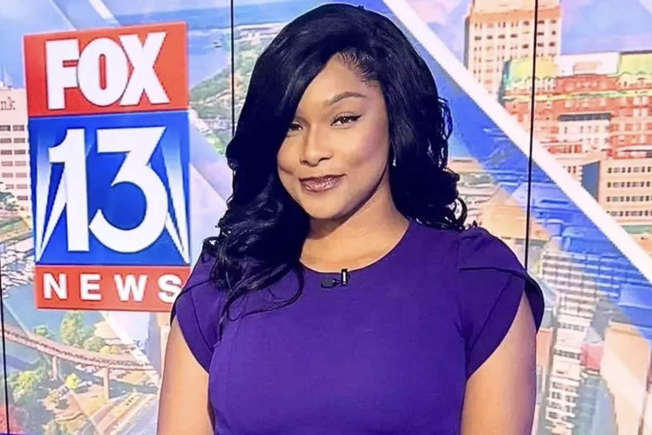 A jornalista Dominique Dillon, apresentadora da emissora norte-americana FOX13 Memphis, ganhou destaque nas redes sociais após adormecer por alguns instantes durante a transmissão ao vivo do telejornal Good Morning Memphis, exibido nas primeiras horas da manhã. -  (crédito: Reprodução)