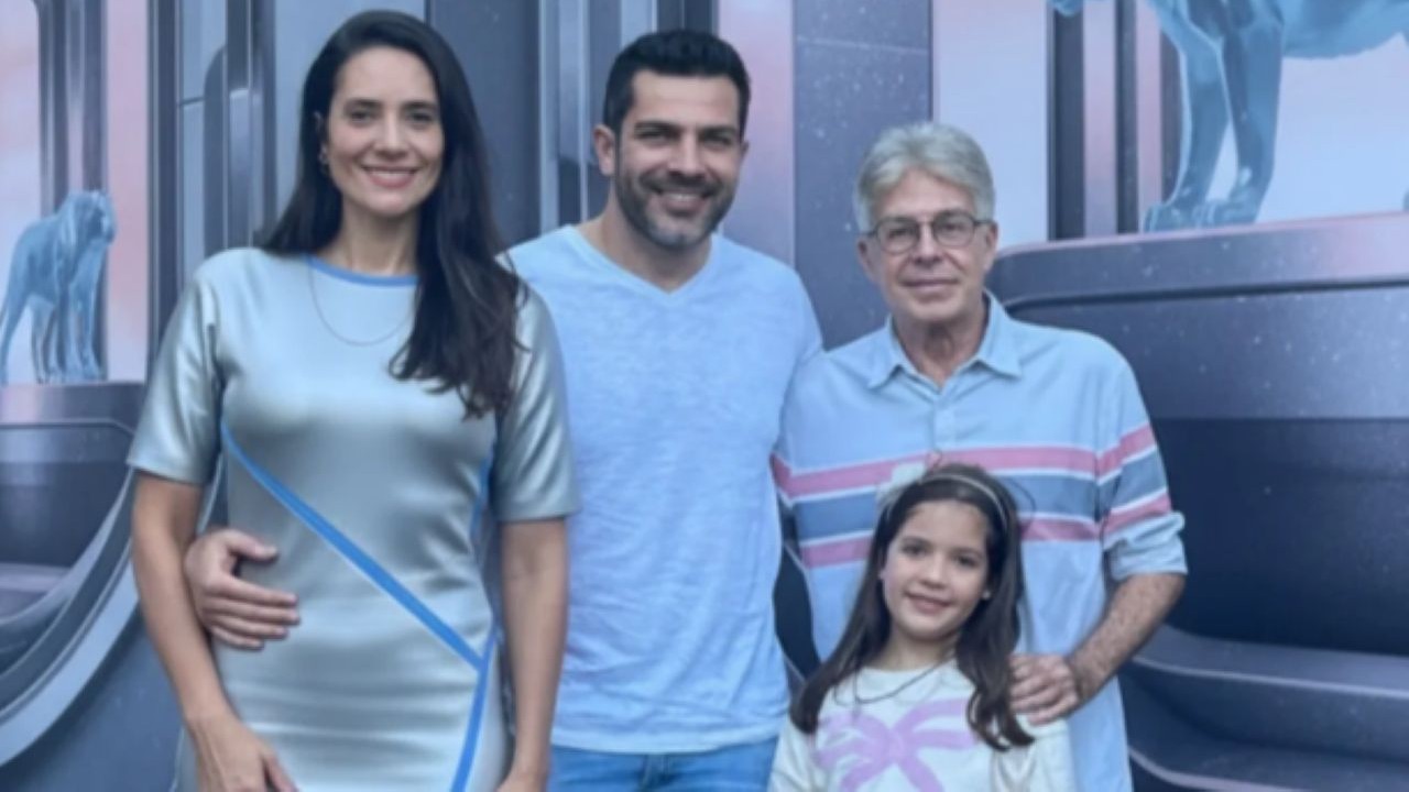 Hoje, pai e filho dividem os palcos na peça 