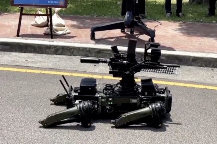 Em meio a tensões com a China, Taiwan apresenta três versões de cães-robôs militares – Reprodução/X/@reuters