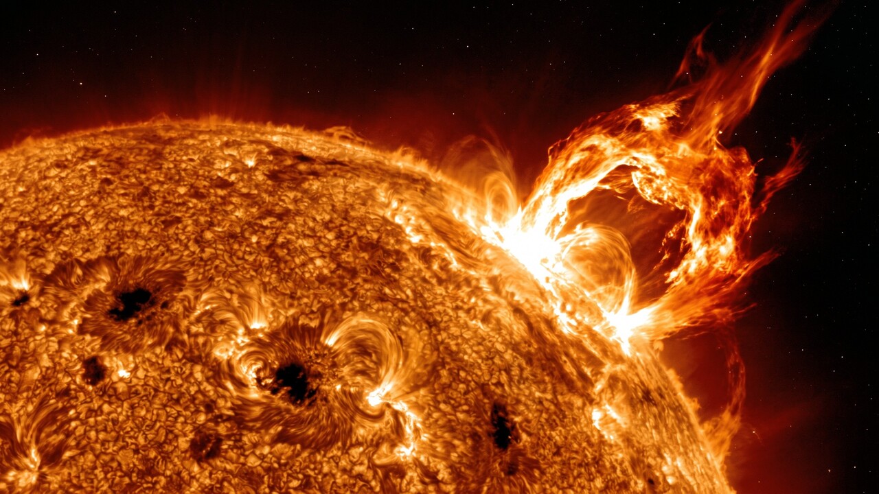 Uma erupção solar registrada em 25 de agosto de 2026 deu início a uma tempestade solar que colocou a Terra em estado de alerta. A explosão, classificada como M6.9, lançou uma grande quantidade de partículas em direção ao planeta e, por isso, a agência norte-americana responsável pelo monitoramento do clima espacial, a NOAA, emitiu alertas de tempestade geomagnética para os dias 27 e 28 de agosto.
 -  (crédito: Imagem Gerada por I.A)