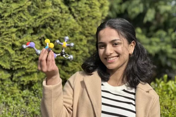 Estudante irlandesa de 18 anos ganha prêmio internacional por criar tecnologia para degradar microplásticos – Divulgação/Earth Prize